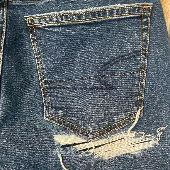 AE Strigid Super High-Waisted Ripped Ankle Straight Jean Sz 2 - Picture 7 of 10